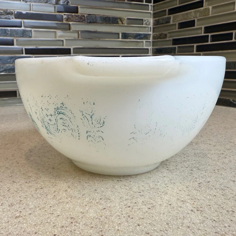 Vintage Pyrex 441 Butterprint Cinderella Mixing Bowl 1.5pt Turquoise White Amish